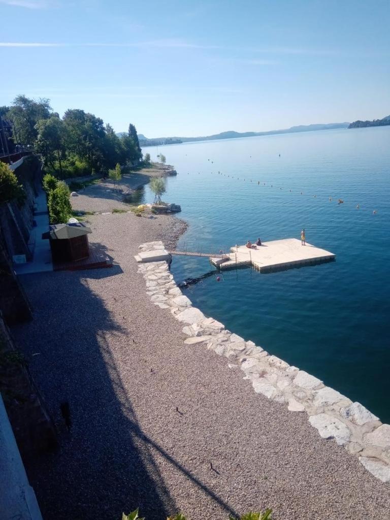 Little Suite Near Lake Verbania Exteriör bild